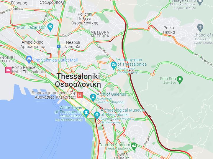 Φωτιά σε λεωφορείο που μετέφερε παιδιά στη Θεσσαλονίκη-2