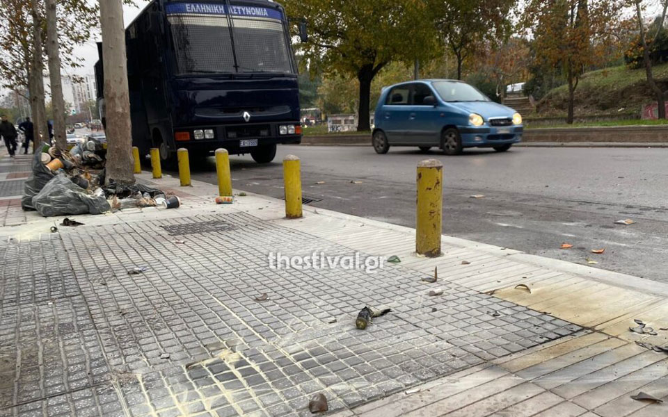 θεσσαλονίκη-επίθεση-με-μολότοφ-σε-διμ-562178632