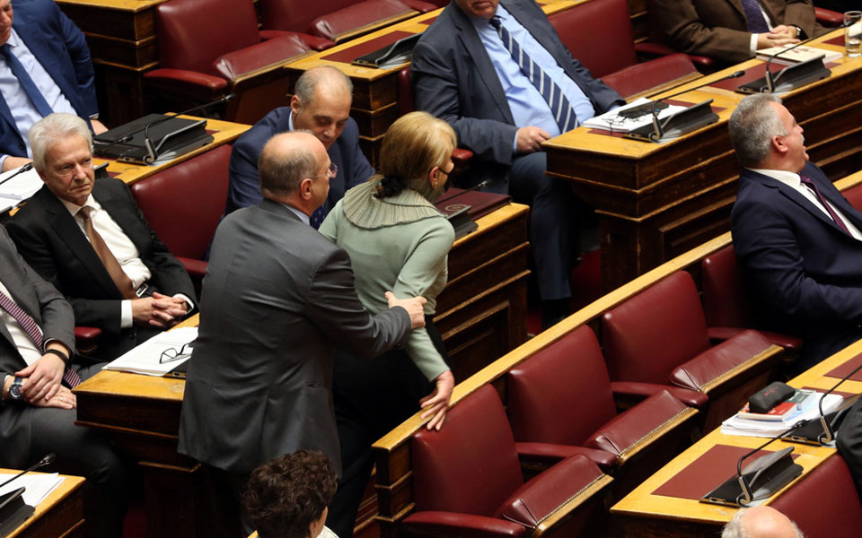 Ένταση με τη Φωτεινή Πιπιλή στη Βουλή – Η αντίδραση Τσίπρα-2