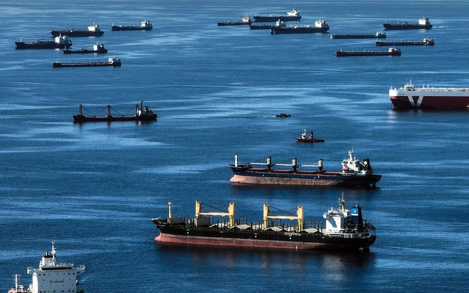 Η Τουρκία έκλεισε τα Στενά του Βοσπόρου για τα δυτικά δεξαμενόπλοια-1