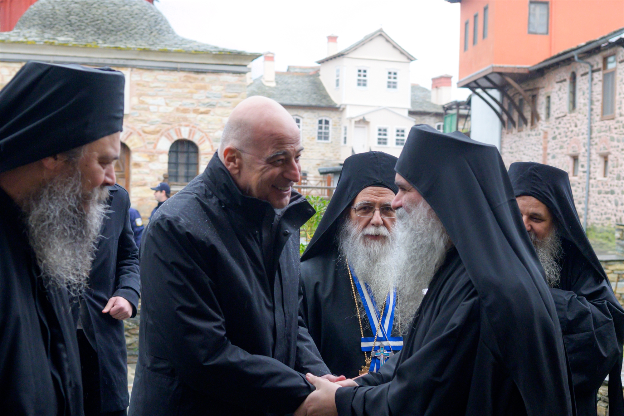 Ν. Δένδιας: Επίσκεψη – μήνυμα στο Άγιον Ορος-1
