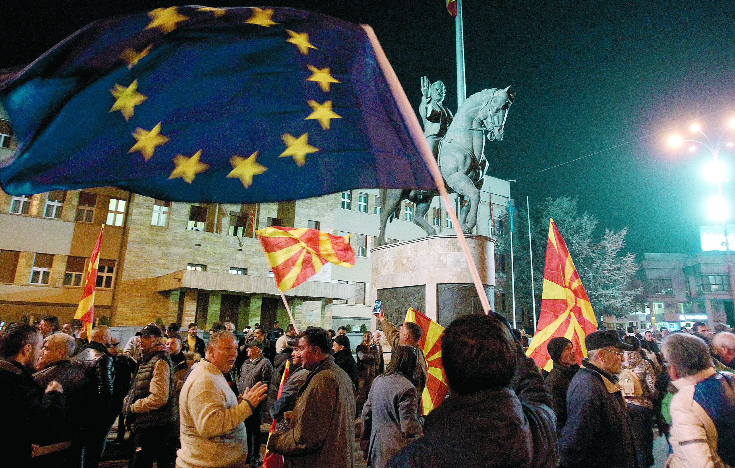 τα-βαλκάνια-μεταξύ-φαντασμάτων-και-ευ-562168507