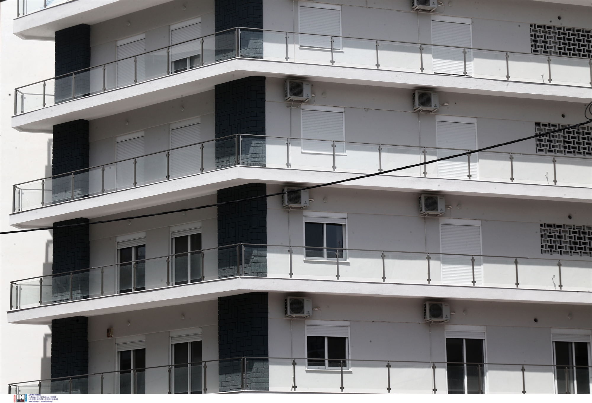 βλέπουν-κενά-στην-κοινωνική-αντιπα-562187992