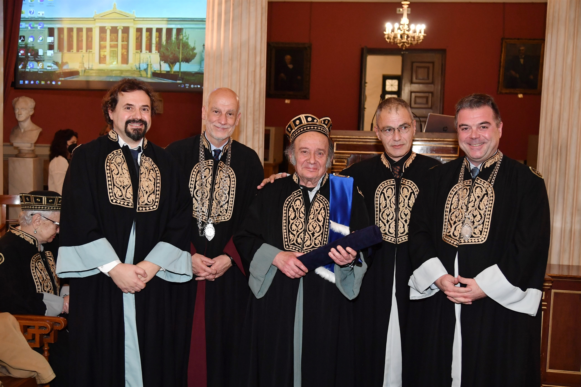 Η Ξένια Καλογεροπούλου, ο Βασίλης Παπαβασιλείου και ο έρωτας για το θέατρο-2