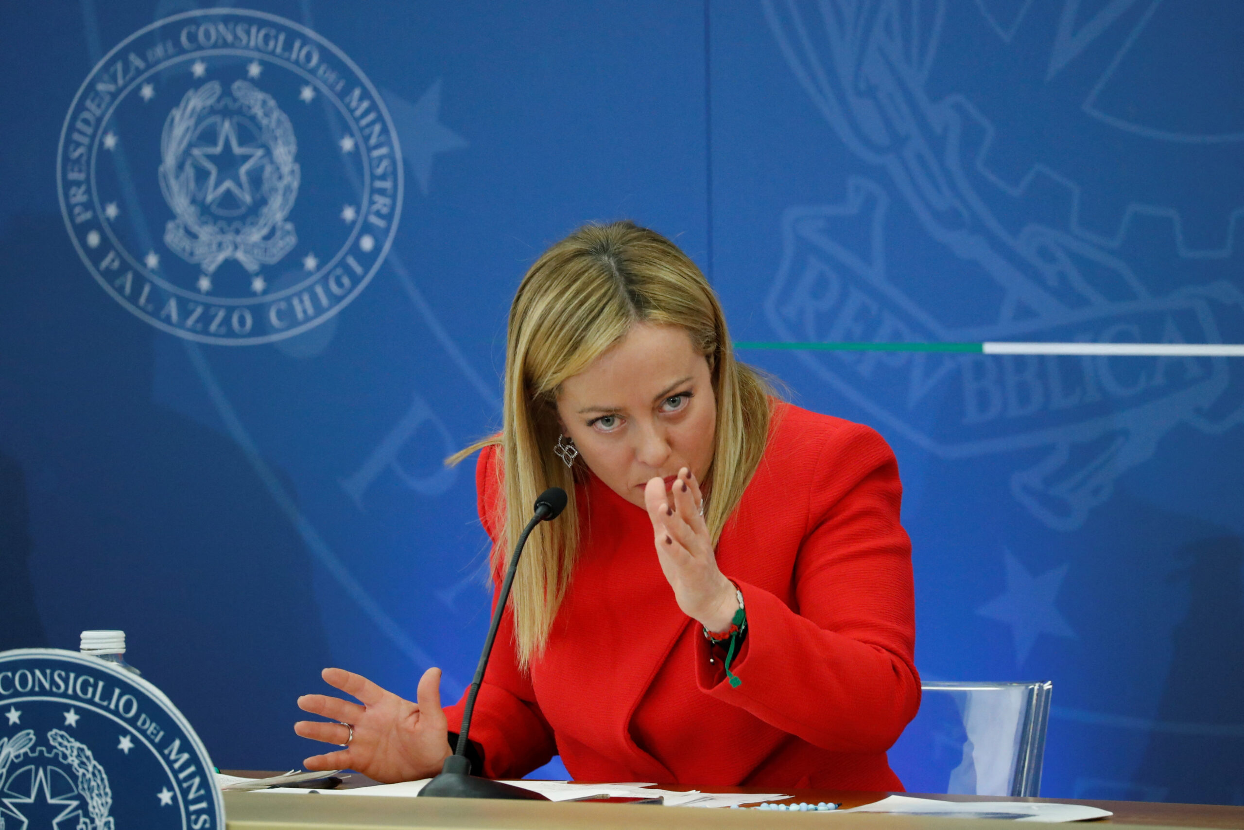 θάνατος-στην-ίδια-και-την-κόρη-της-562174759