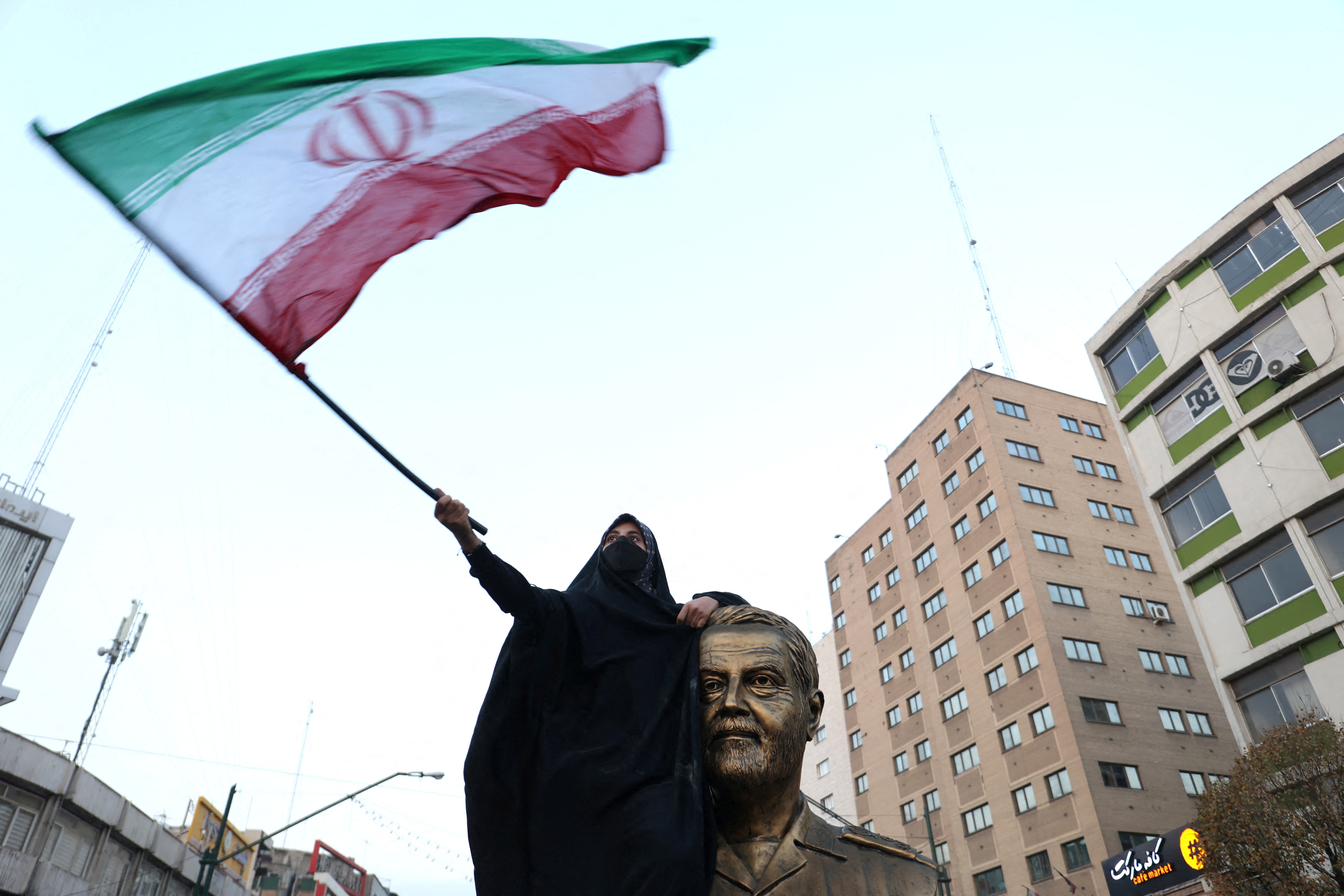 Ιράν: Σε τριήμερο εμπάργκο των καταστημάτων καλούν οι διαδηλωτές-1