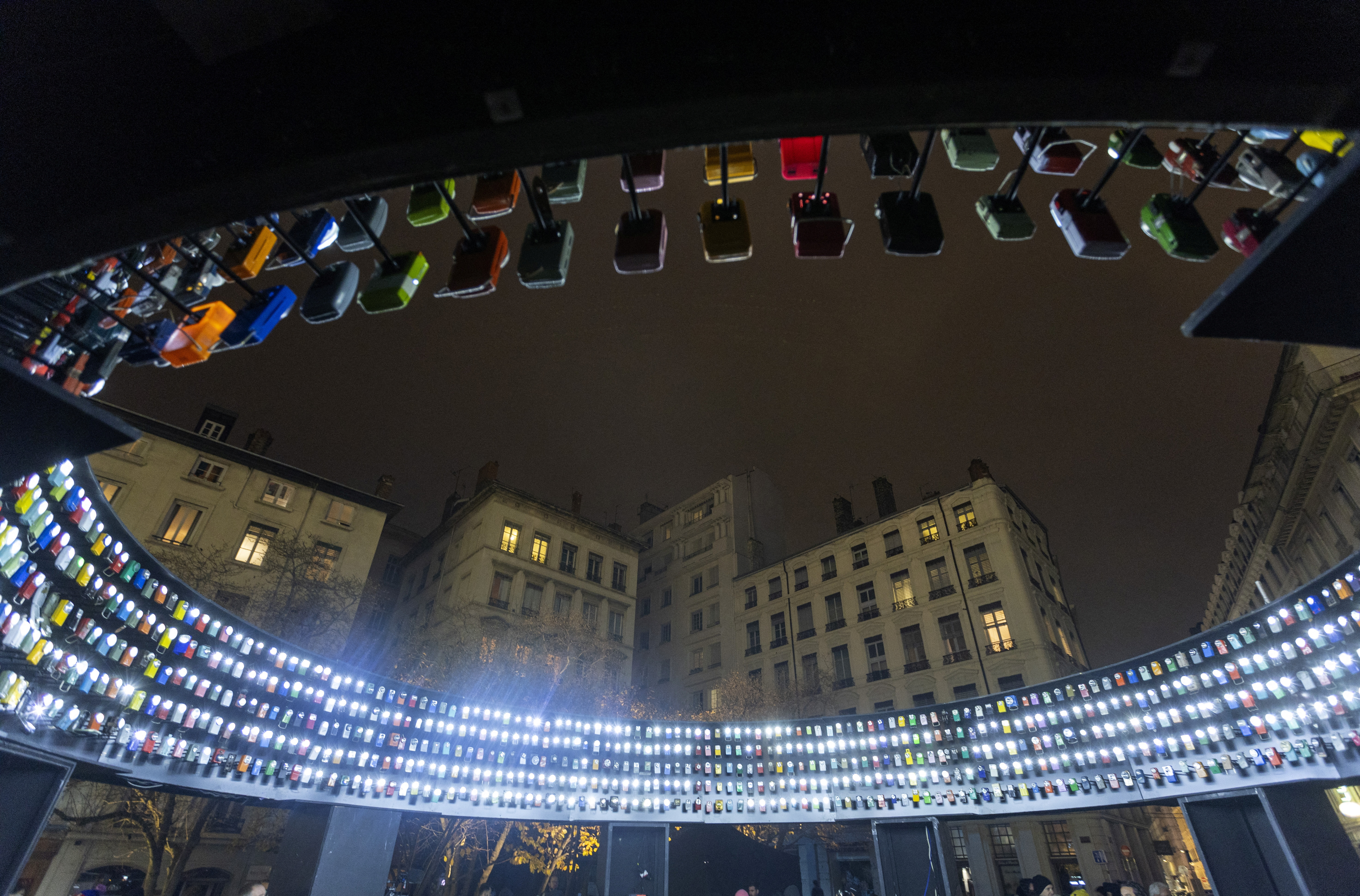 Η Λυών και πάλι λουσμένη στο φως…-3