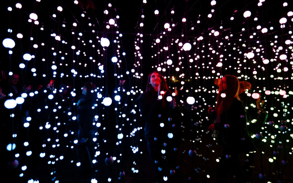 Christmas Blues: Γιατί ολοένα και περισσότεροι άνθρωποι «καταπιέζονται» από τα Χριστούγεννα;-1