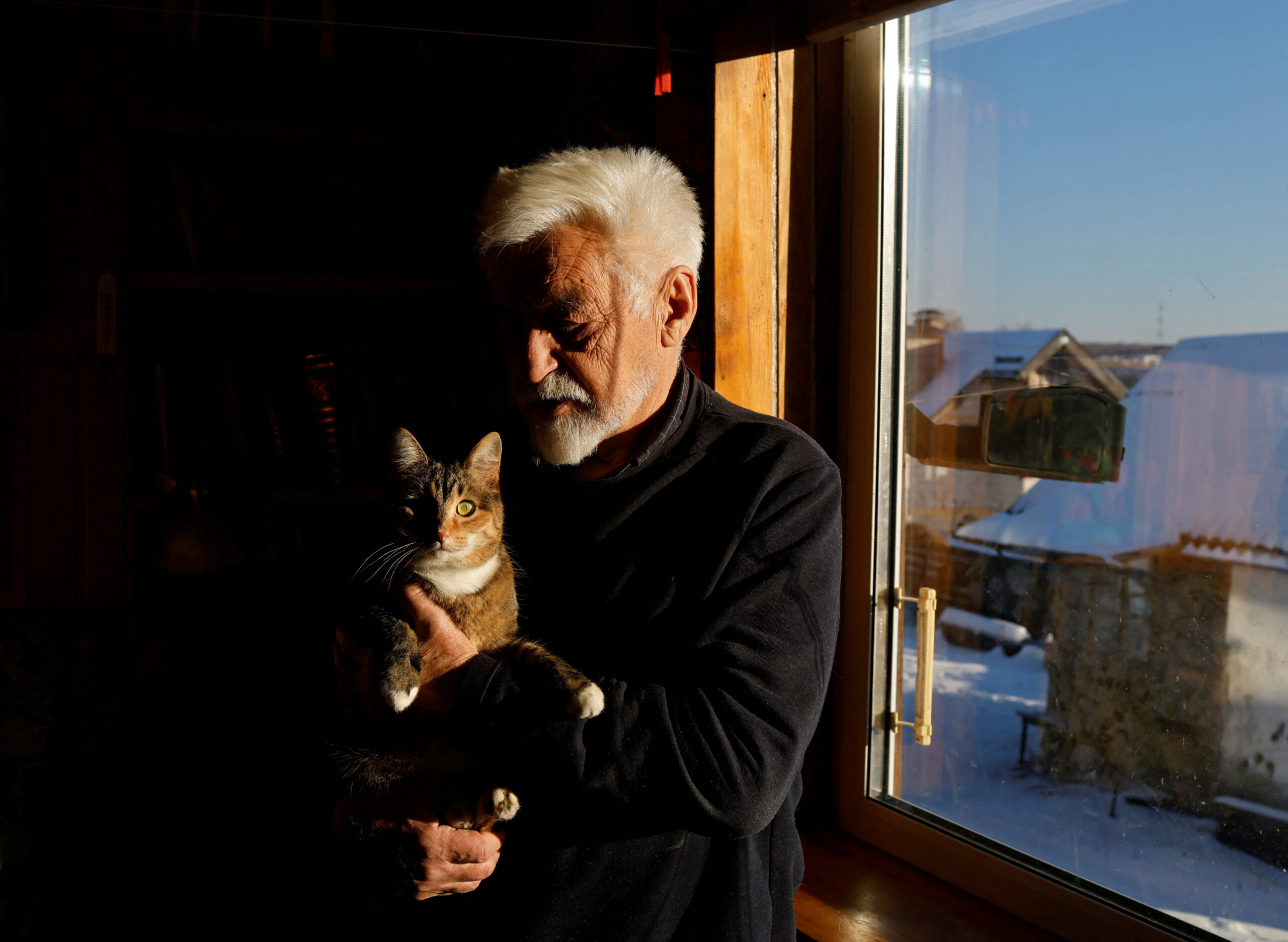 ενας-ρώσος-συνταξιούχος-τα-βάζει-με-το-562185400