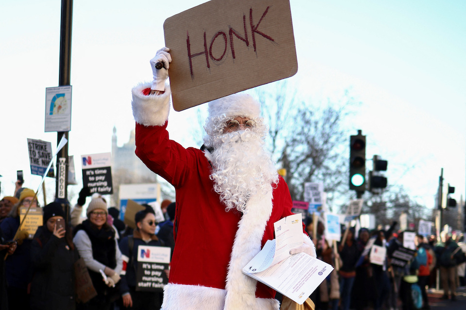 βρετανία-ο-δεκέμβριος-των-απεργιακών-562187707