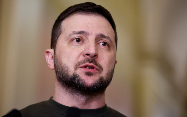 ζελένσκι-οι-ουκρανικές-δυνάμεις-κρα-562209775