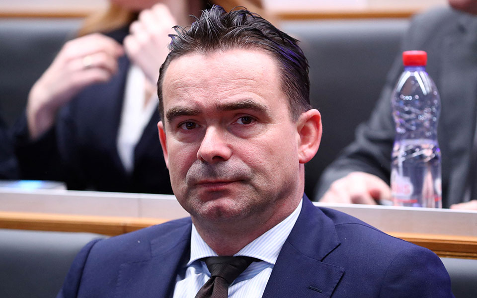 βέλγιο-στο-νοσοκομείο-με-ήπιο-εγκεφαλ-562209751