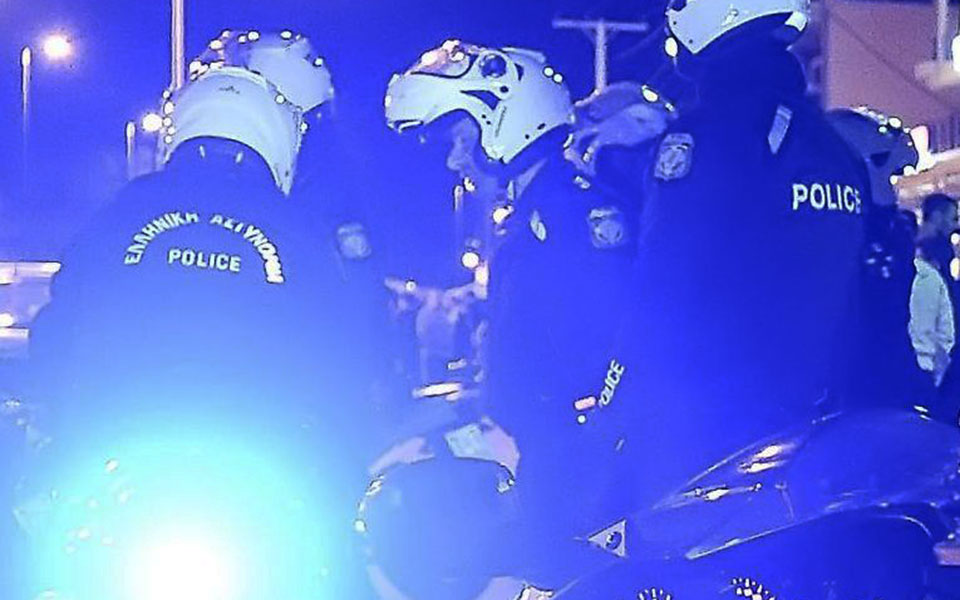 τα-χρέη-από-τον-τζόγο-και-η-ψεύτικη-χειρ-562172128