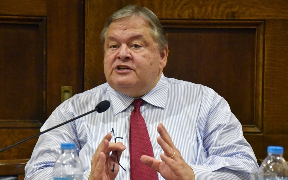 βενιζέλος-αδιανόητη-πολιτικά-θεσμικ-562185529