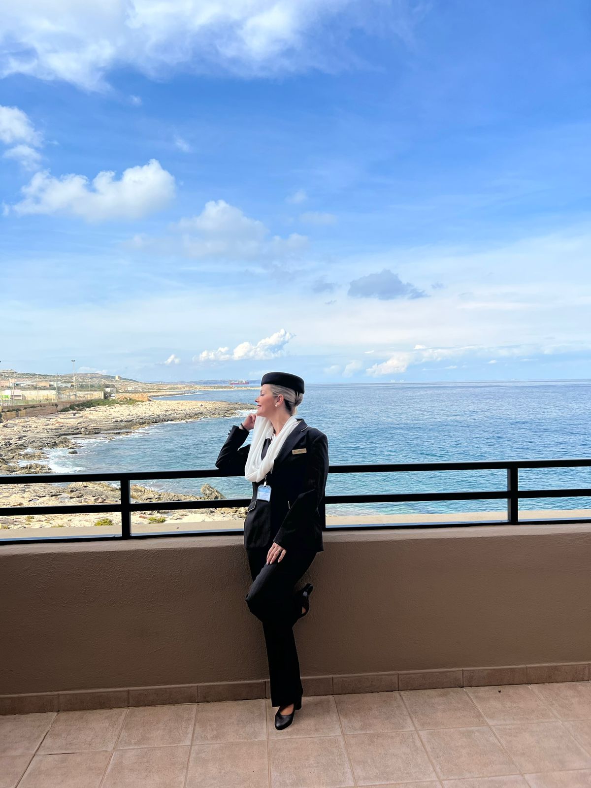 «Αερομαχίες» πίσω από τα χαμόγελα-3