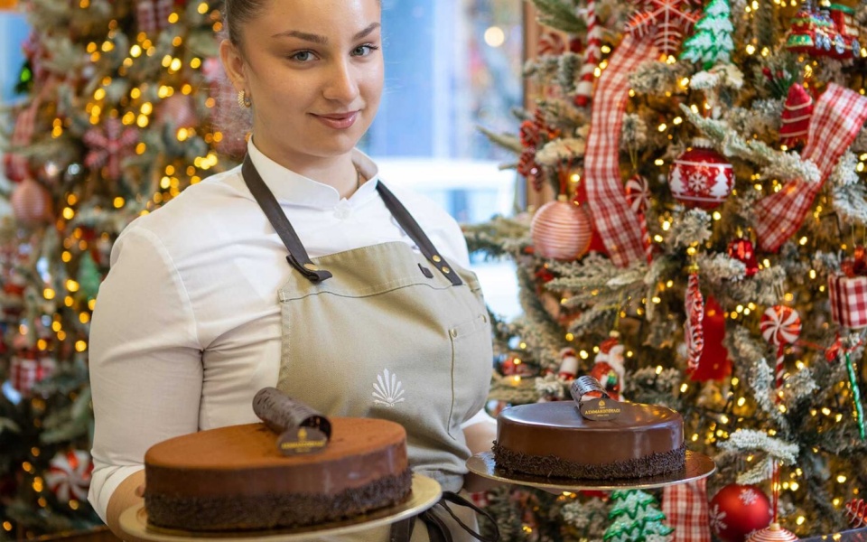 γιορτινά-γλυκά-με-ταιριαστά-ποτά-κοιν-562195162
