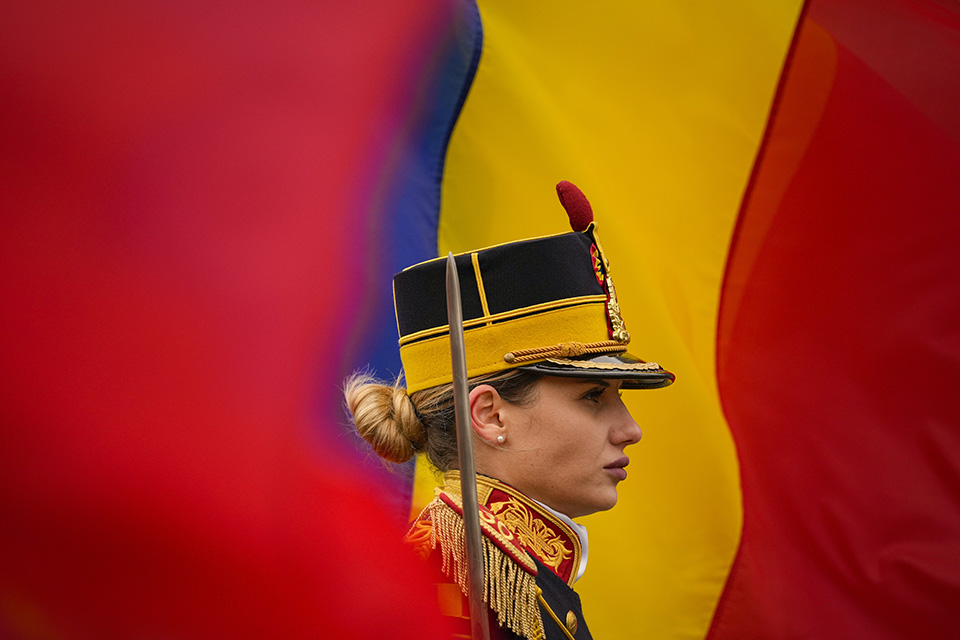 «Μην παίζεις άλλο παιδί μου»-2