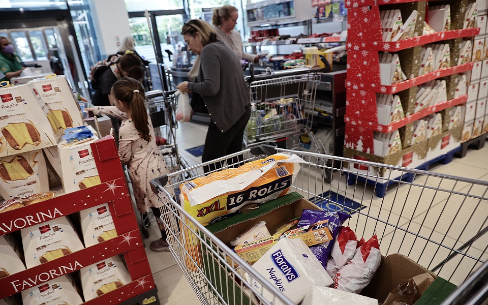 καλάθι-του-νοικοκυριού-αναρτήθηκαν-ο-562205017