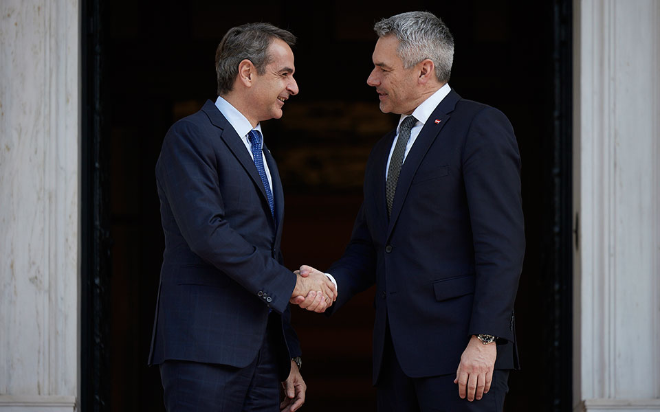 ενέργεια-και-μεταναστευτικό-στη-συνά-562167268