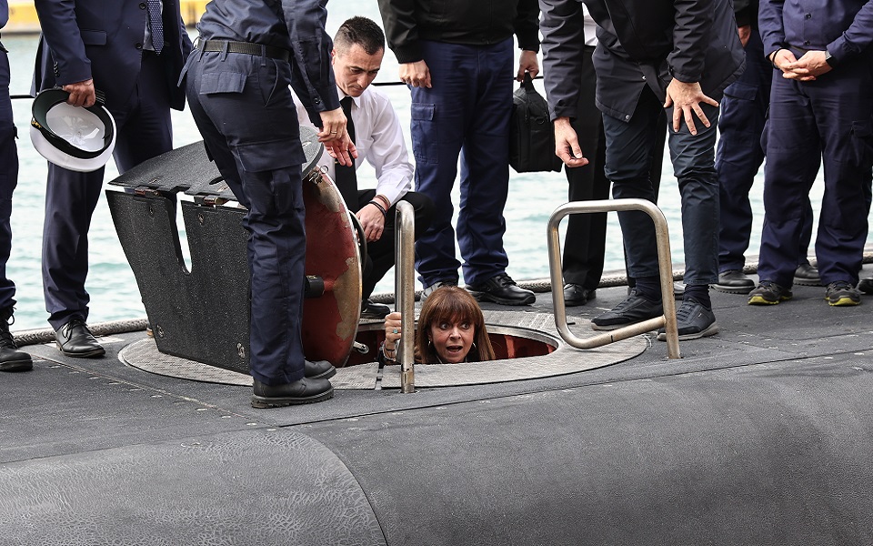 στο-υποβρύχιο-παπανικολής-η-κατερί-562169683