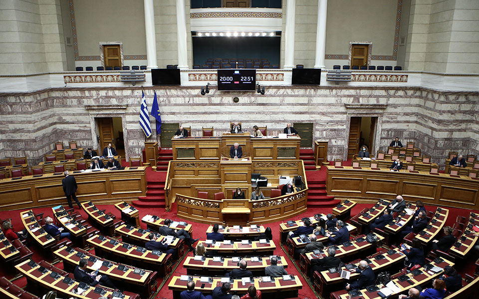 βουλή-σύγκρουση-με-φόντο-την-επόμενη-562194451