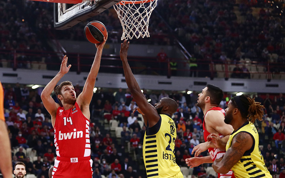 ευρωλίγκα-διέσυρε-την-πρωτοπόρο-φενέ-562184941