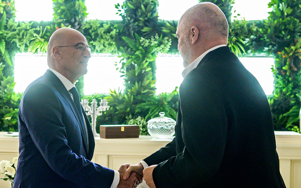 ν-δένδιας-από-αλβανία-αναθεωρητικές-δ-562196872