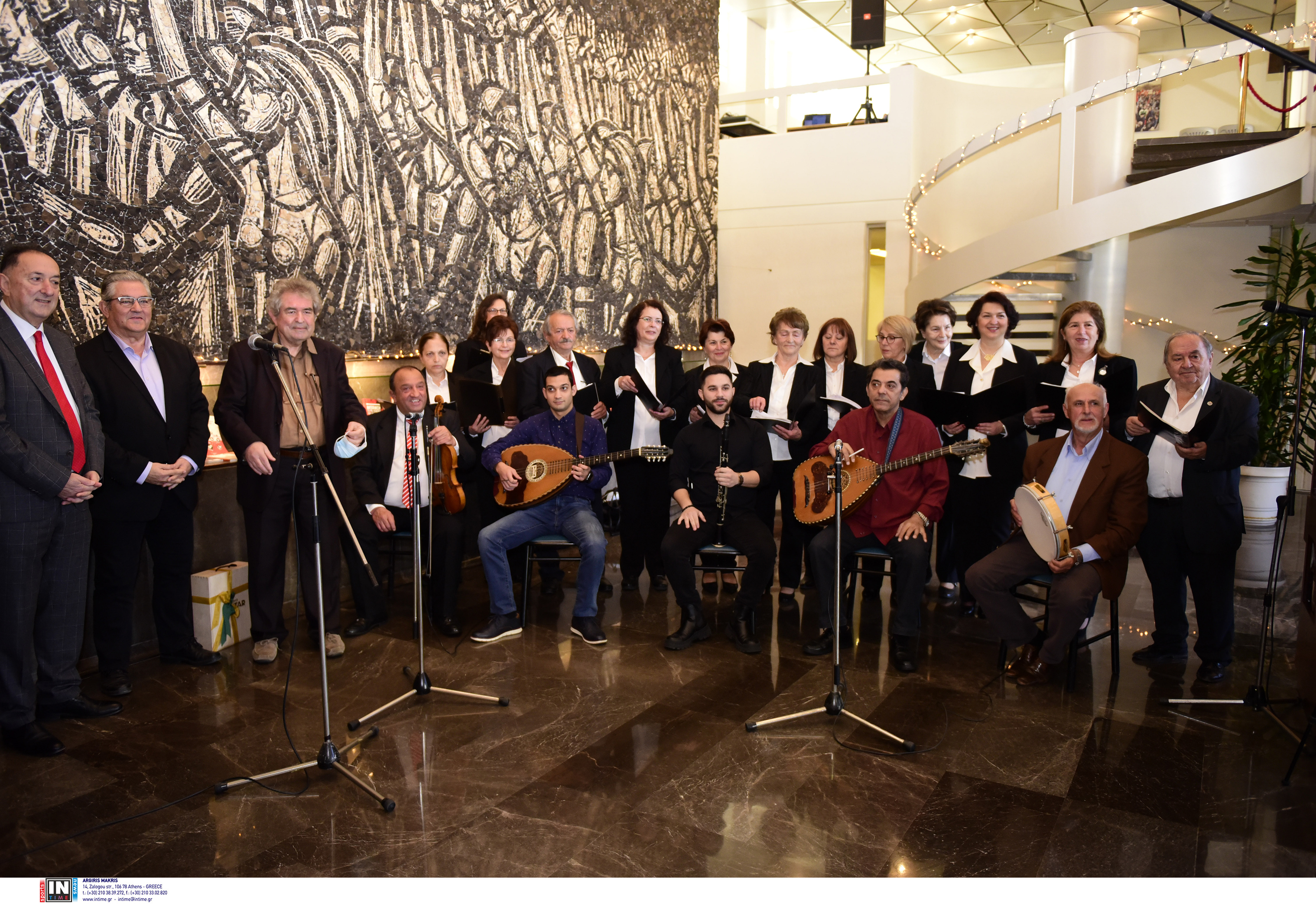 Ευχές και πρωτοχρονιάτικα κάλαντα στους πολιτικούς αρχηγούς-6