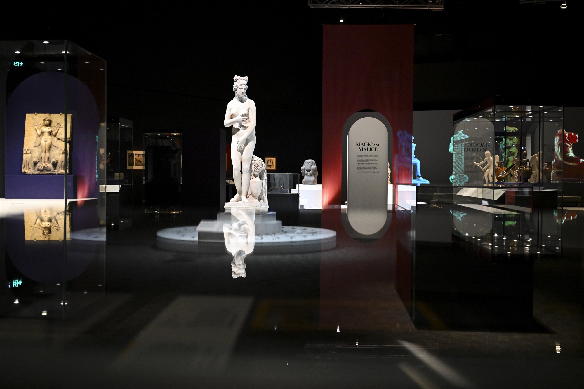 συμπονετικές-λάγνες-και-αιμοδιψείς-562191748