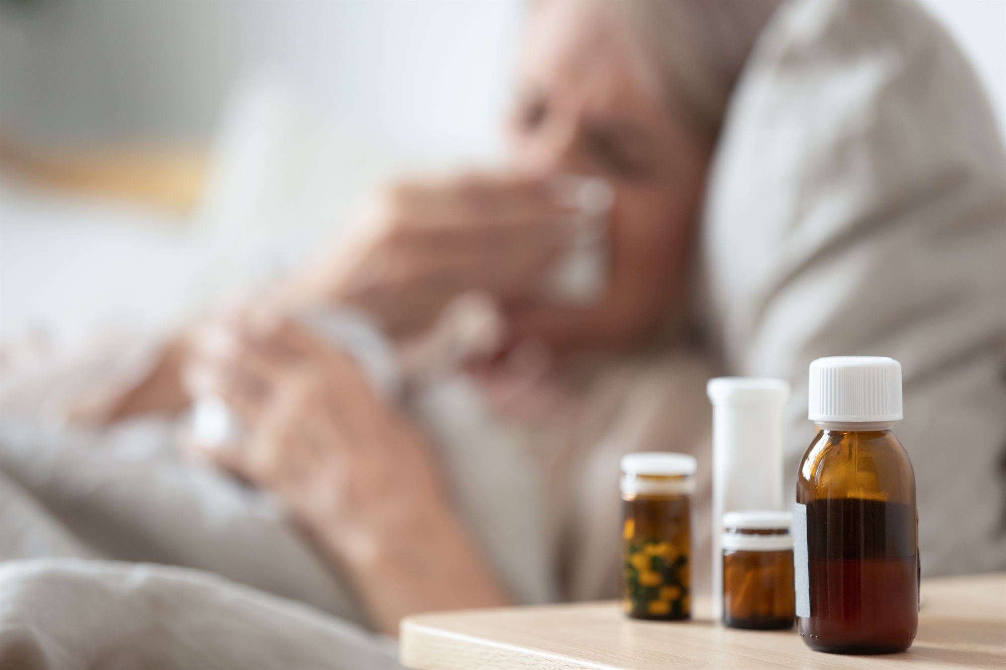 σε-ύφεση-η-covid-19-καλπάζει-η-γρίπη-562198771