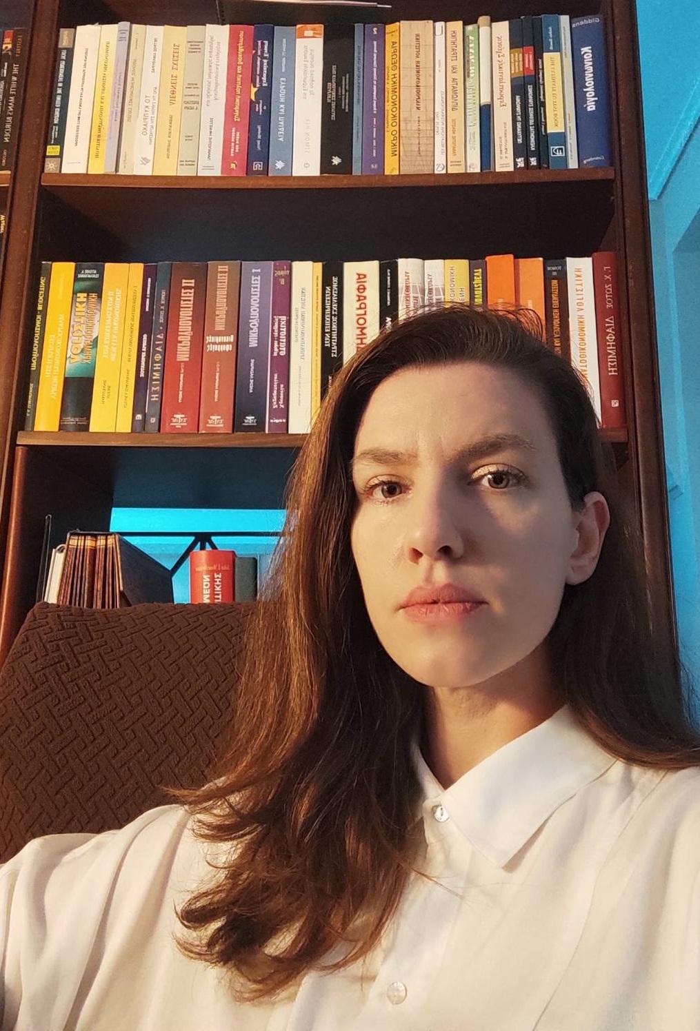 διδάσκοντας-ταυτόχρονα-σε-δύο-έδρες-562179859