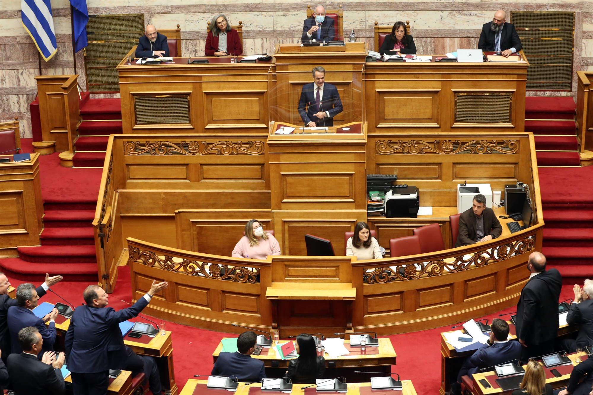 τοξική-πρεμιέρα-της-κούρσας-των-εκλογ-562177243