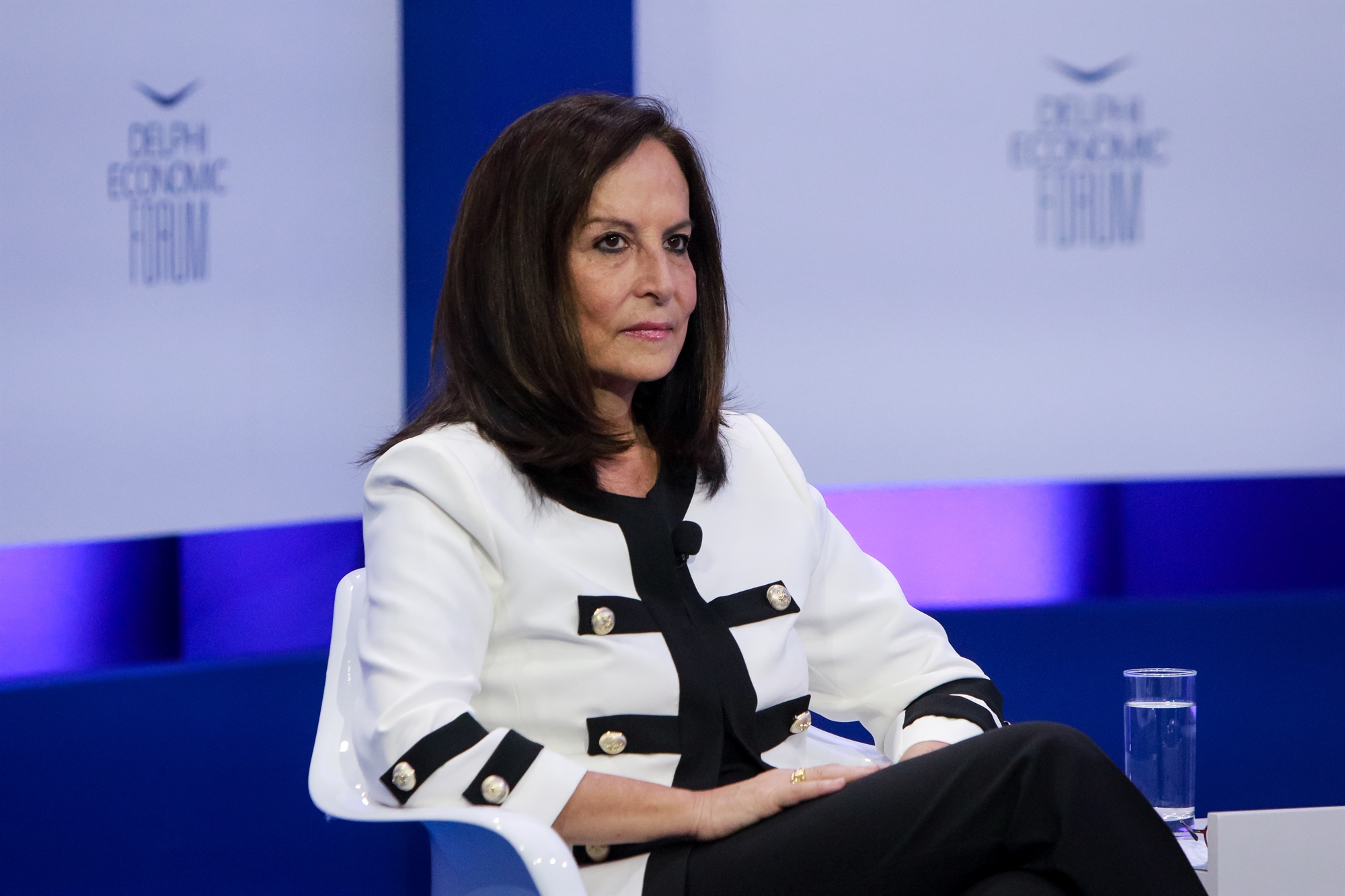 λομπίστες-περιστρεφόμενες-πόρτες-κα-562190296