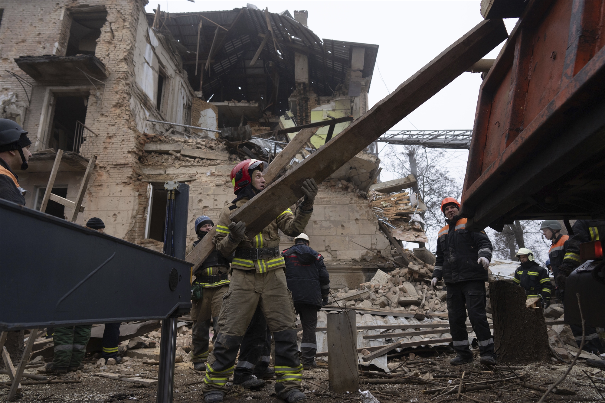 πόλεμος-στην-ουκρανία-νέο-σφυροκόπημ-562189606