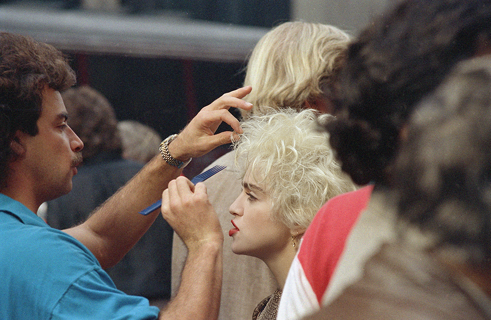 Μα τι θέλουμε επιτέλους από τη Μαντόνα;-1