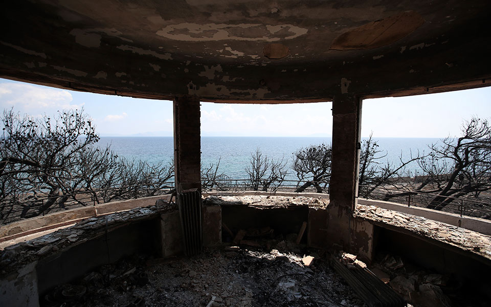 δίκη-για-το-μάτι-άκουγα-ανθρώπους-να-ο-562166824