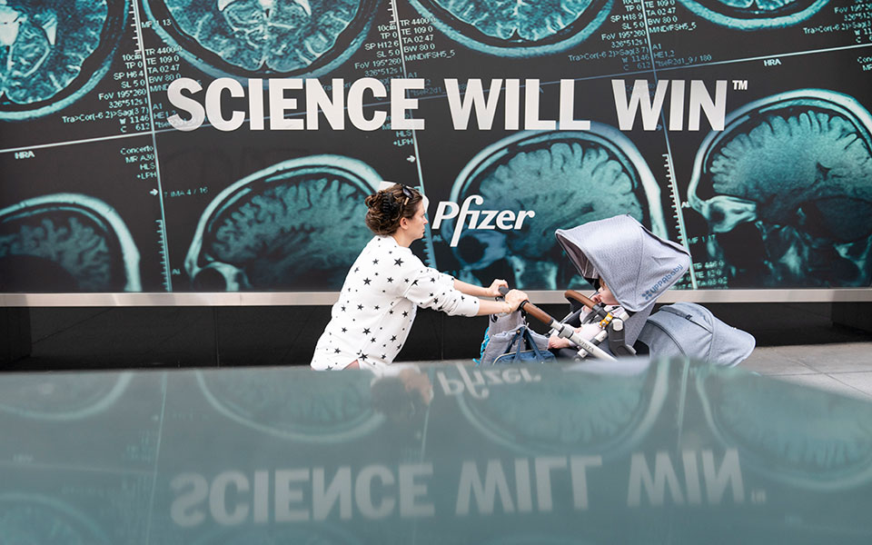 pfizer-επενδύει-12-δισ-στην-πόλη-πουρς-του-βελ-562167373