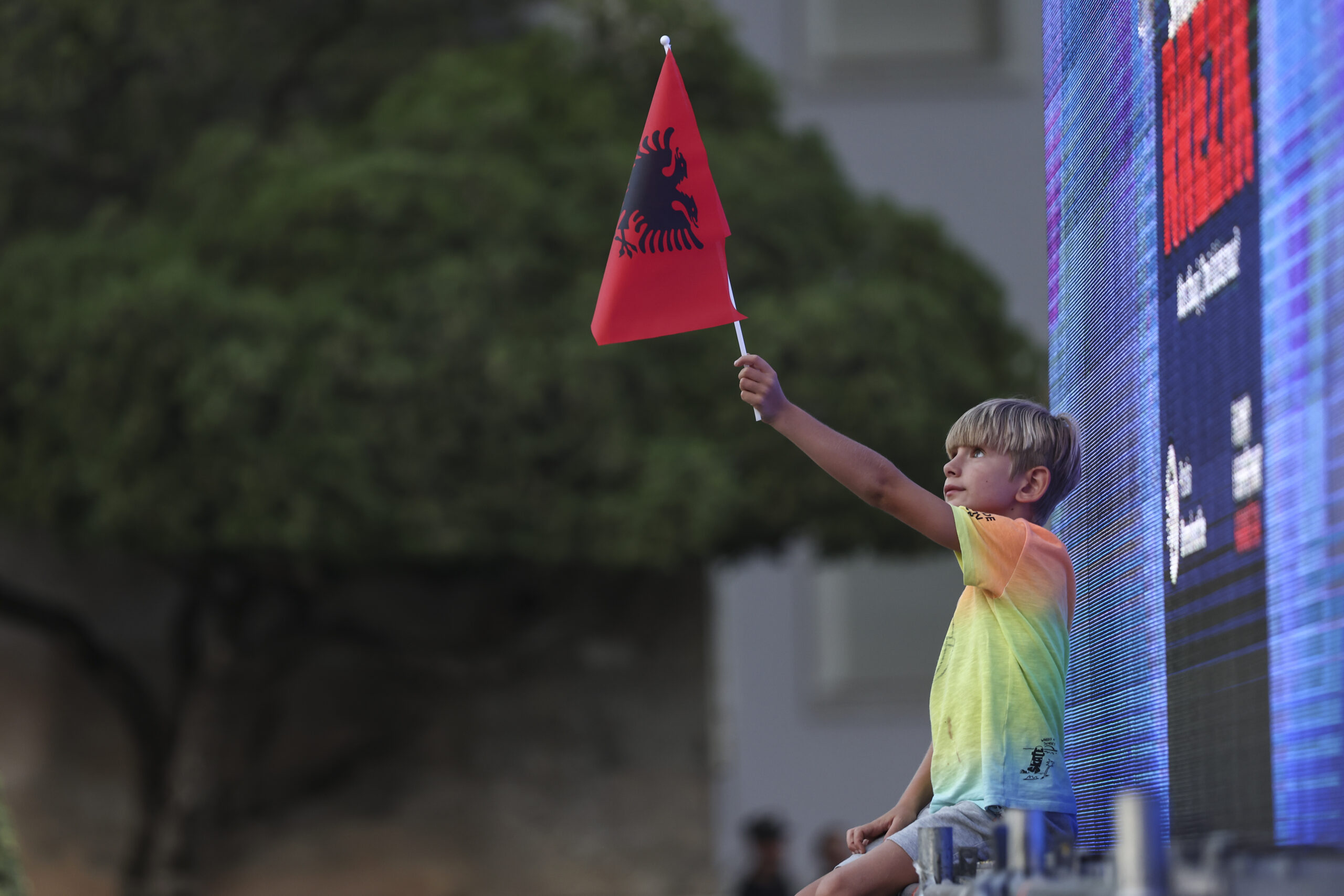 αναζητώντας-την-αλβανική-μπέσα-562172416