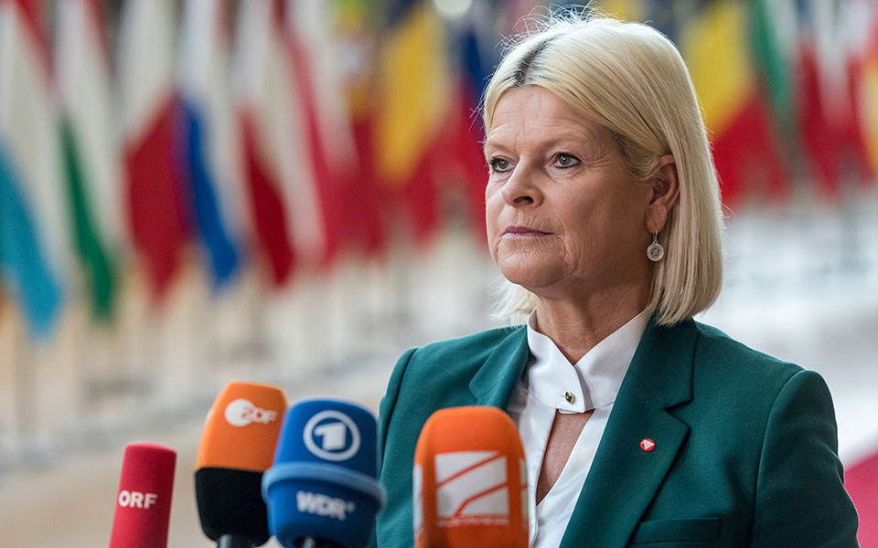 υπ-άμυνας-αυστρίας-προειδοποιήσεις-γ-562203886