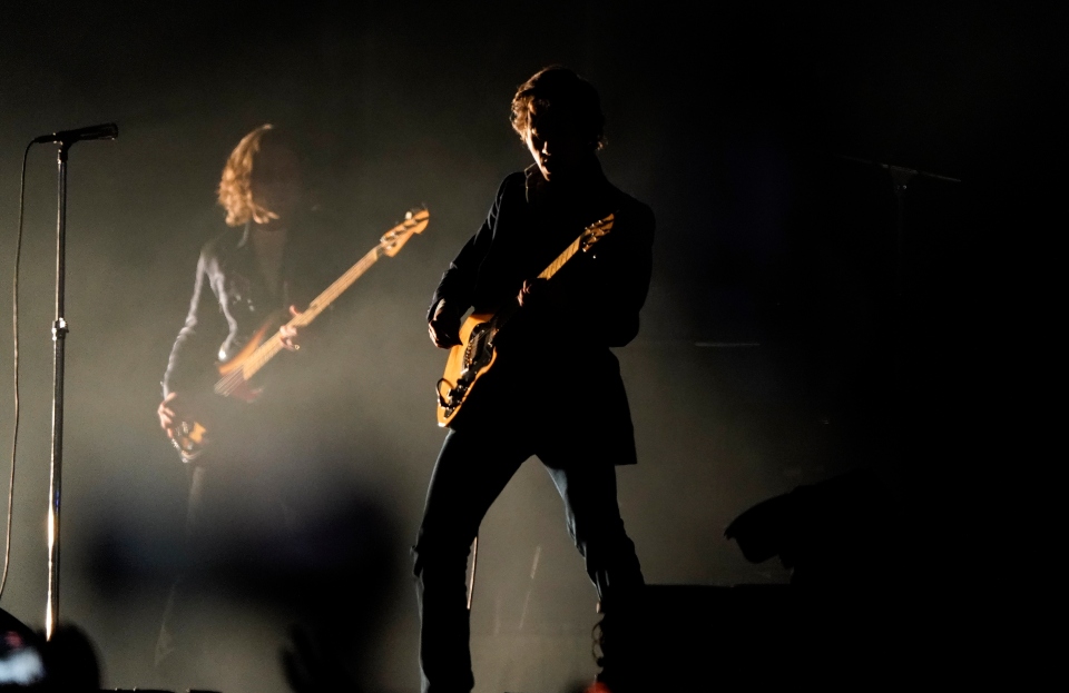 release-athens-2023-σας-έλειψαν-οι-arctic-monkeys-562185115