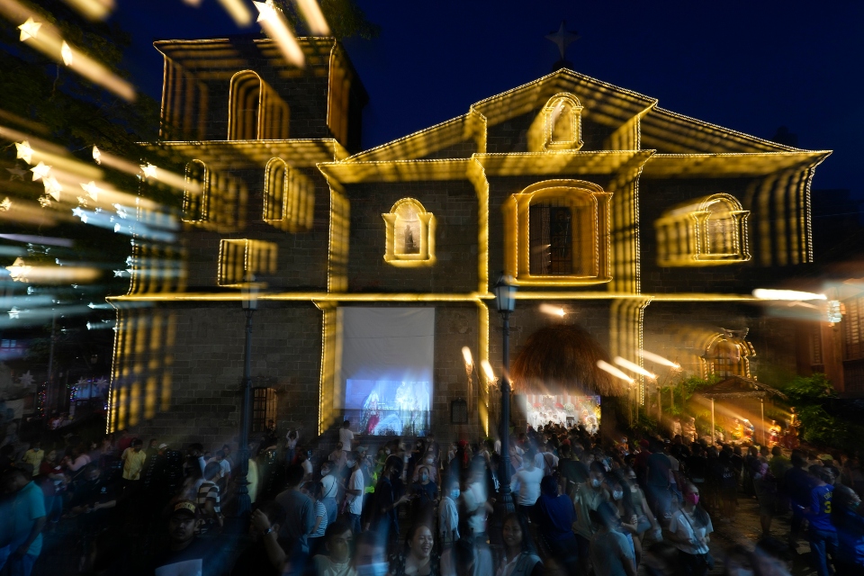 Ο γύρος του κόσμου μέσα από τα Χριστούγεννα-26