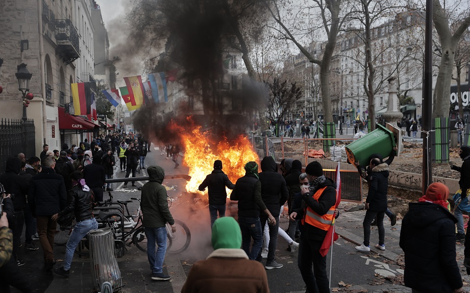 πυροβολισμοί-στο-παρίσι-νέα-επεισόδι-562201624