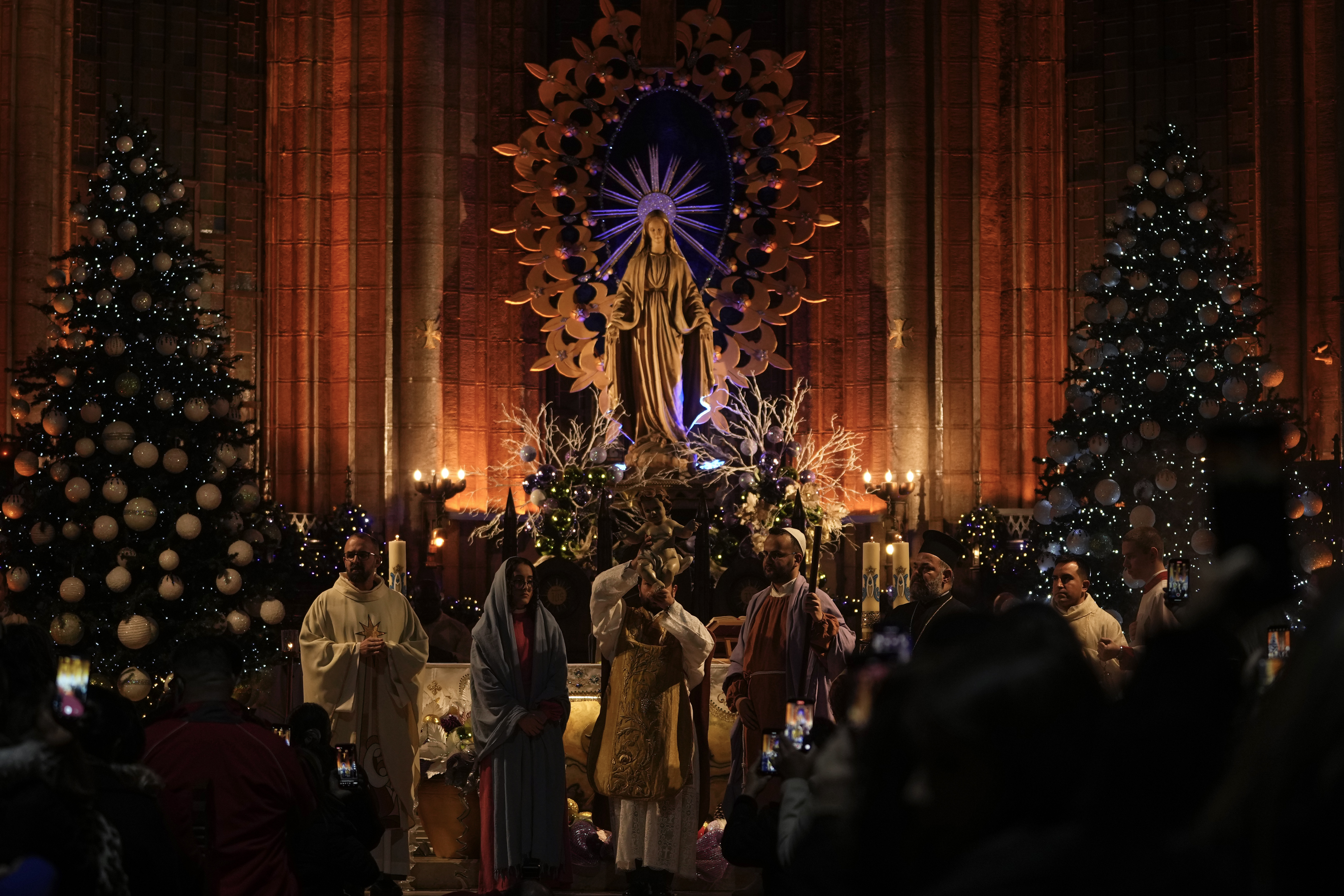 Από το Κίεβο έως την Τζακάρτα, Χριστούγεννα σε κάθε γωνιά του κόσμου-12