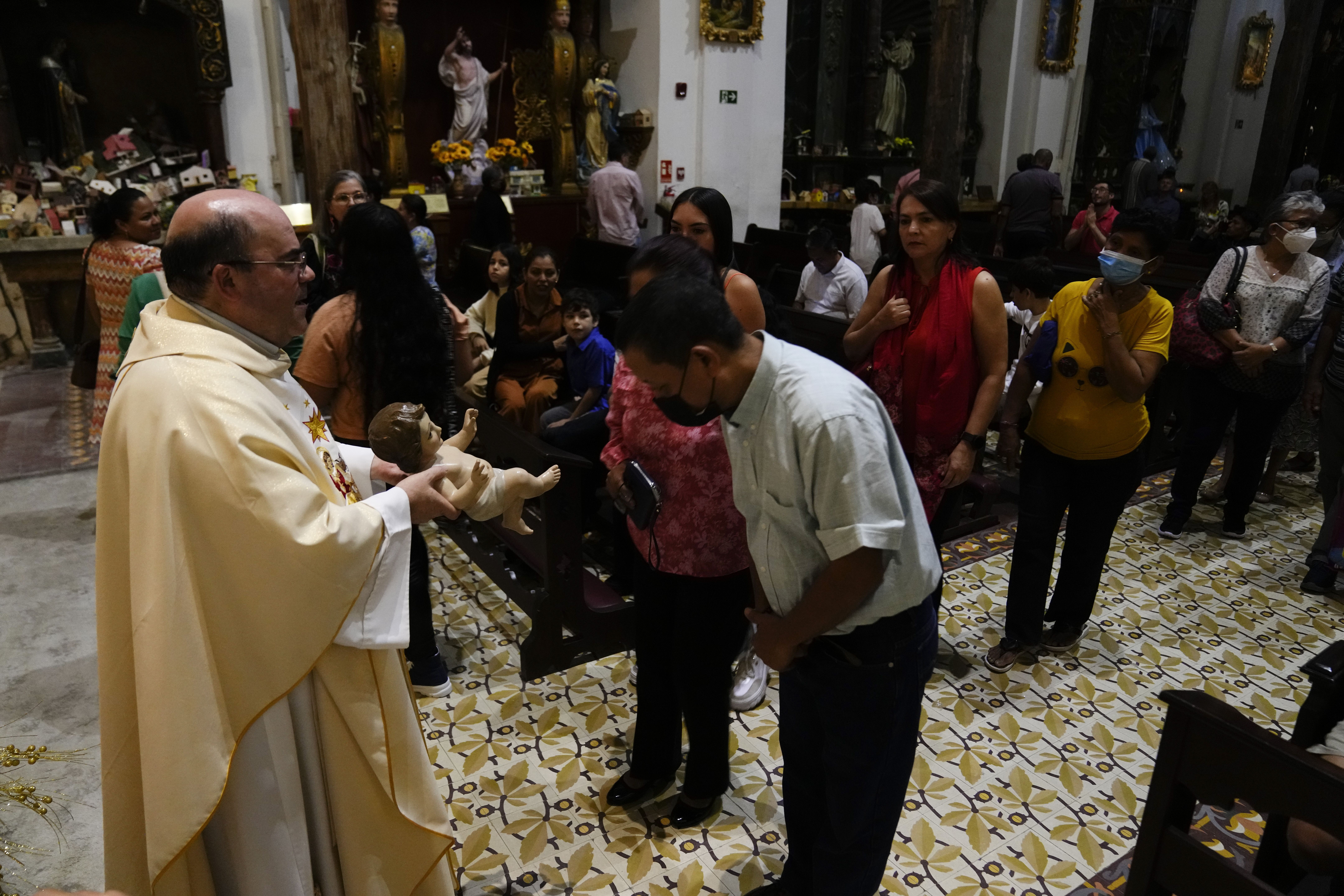 Από το Κίεβο έως την Τζακάρτα, Χριστούγεννα σε κάθε γωνιά του κόσμου-21