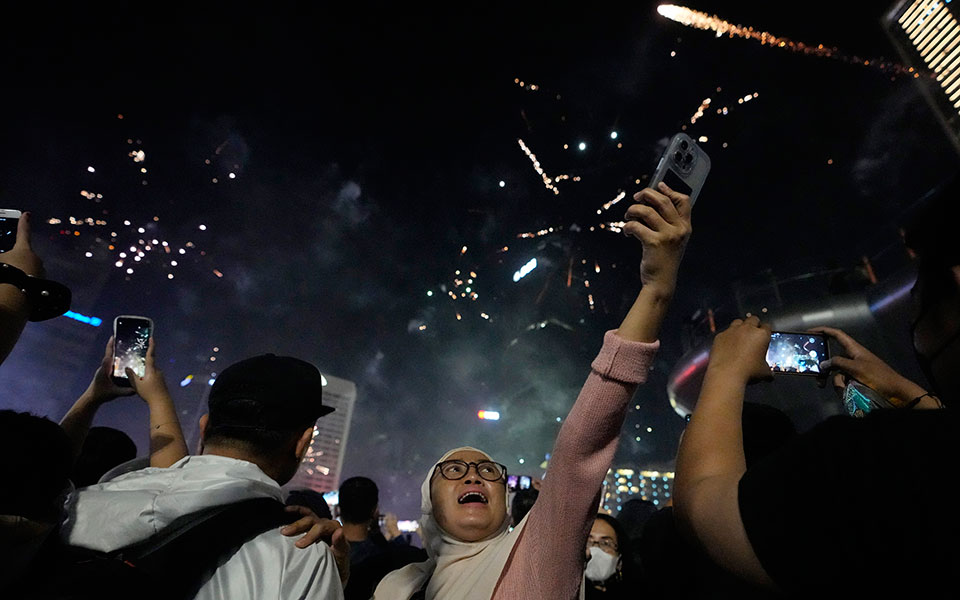 Πρωτοχρονιά 2023: Ο πλανήτης υποδέχθηκε το νέο έτος με πυροτεχνήματα και ελπίδες (εικόνες)-12