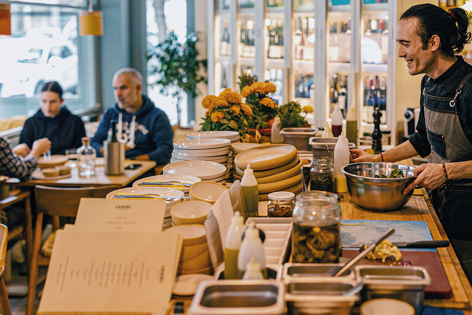 Τι γίνεται στις ανοιχτές κουζίνες της Αθήνας;-7