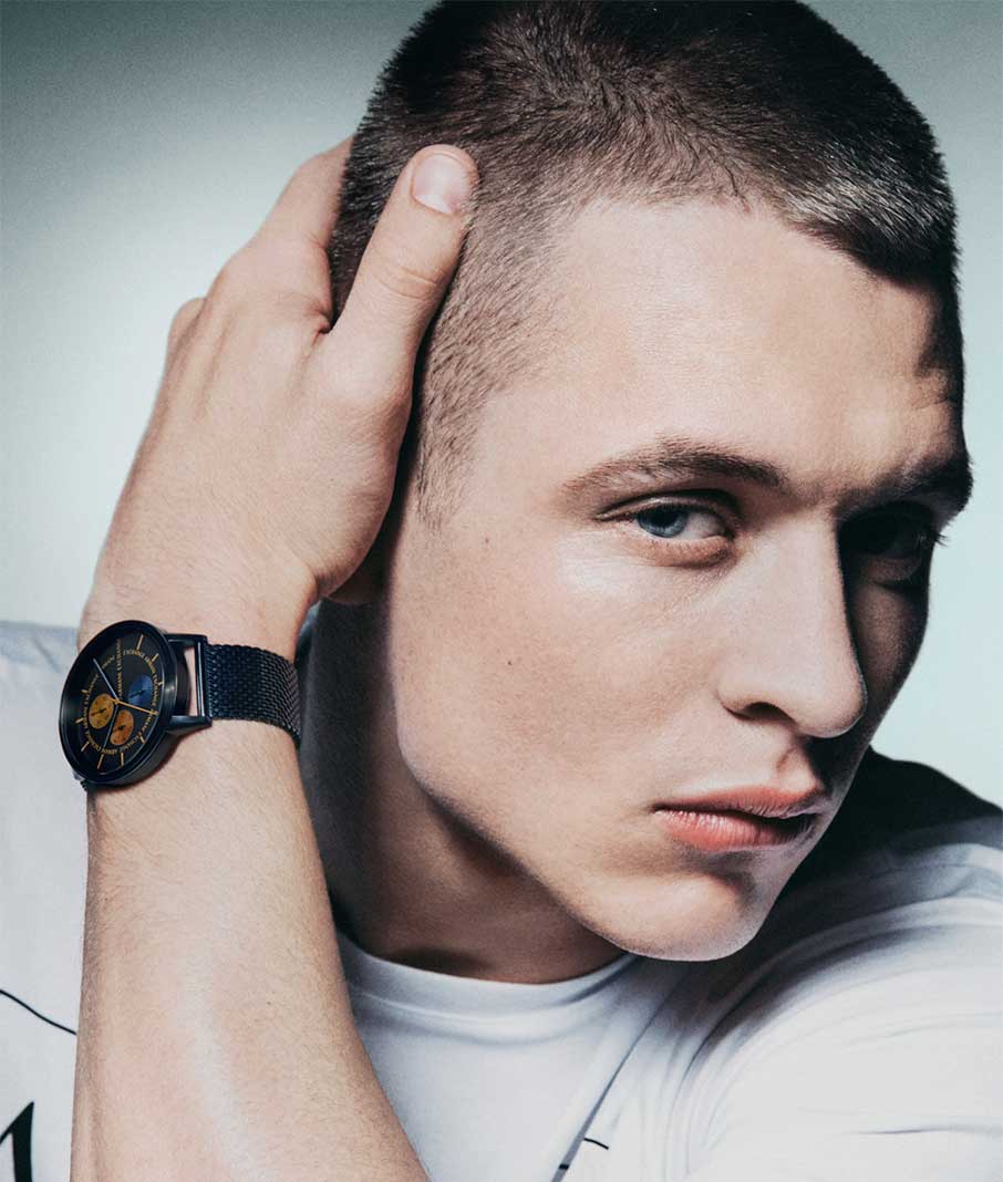 Γιορτινές προτάσεις για άνδρες και γυναίκες από την Armani Exchange-1