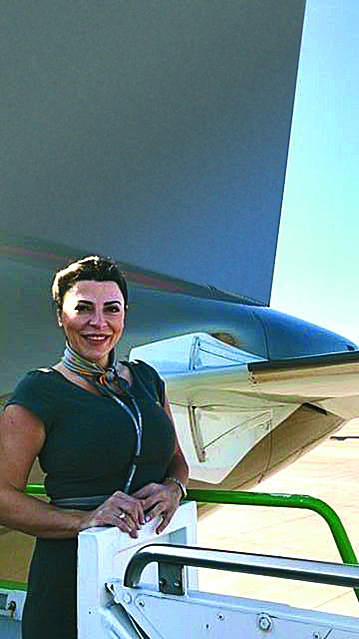 «Αερομαχίες» πίσω από τα χαμόγελα-1