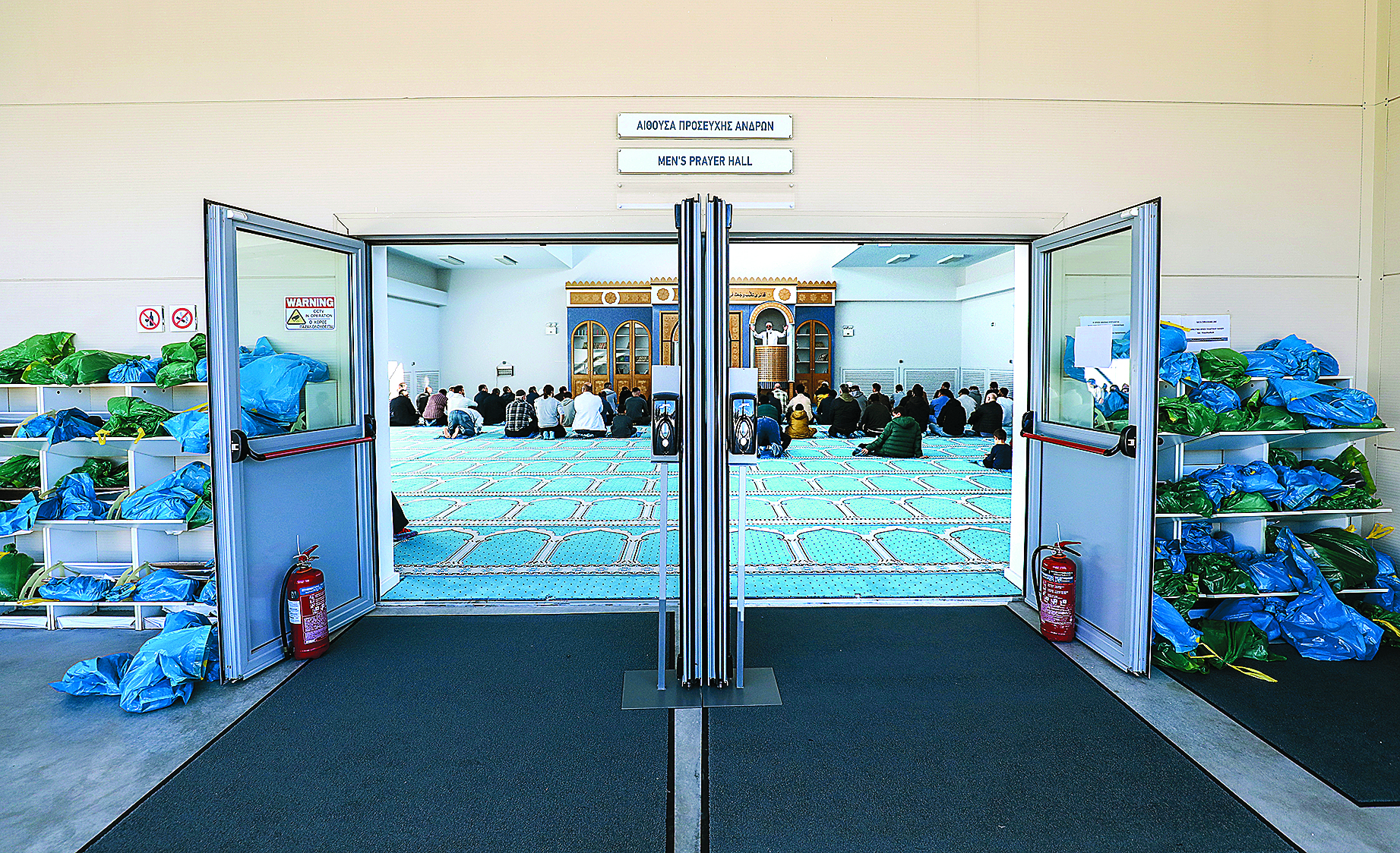 Ελληνας, οικοδόμος, ιμάμης-1