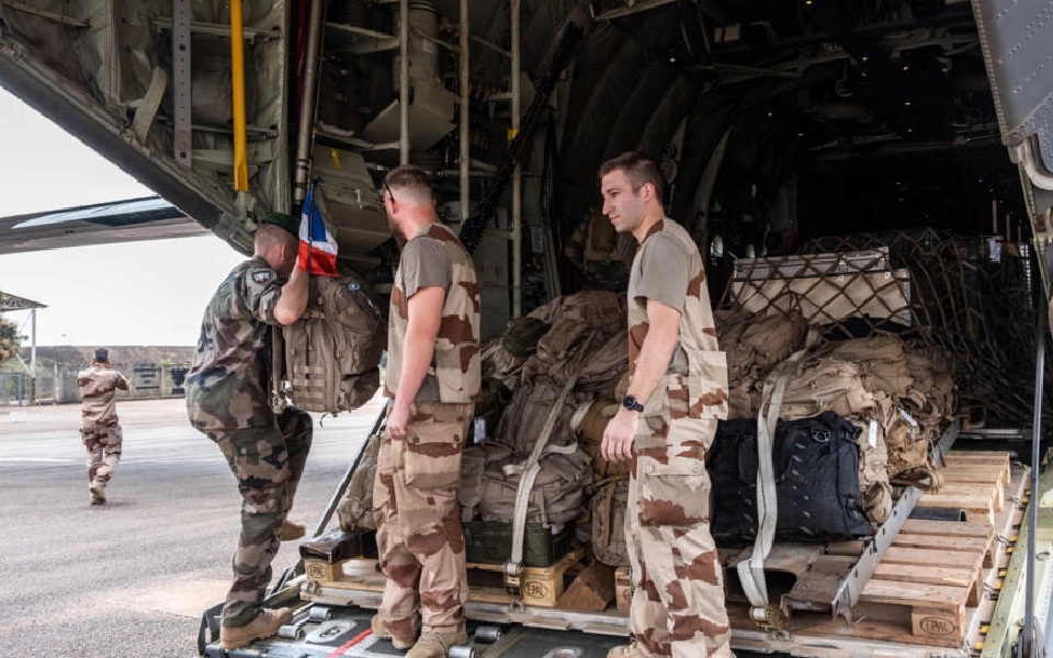 έκαψαν-τα-γραφεία-της-εε-στην-κεντροαφ-562193053